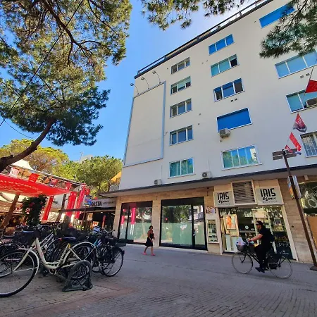 公寓 Vista Mare In Viale Ceccarini Angolo Dante 里乔内